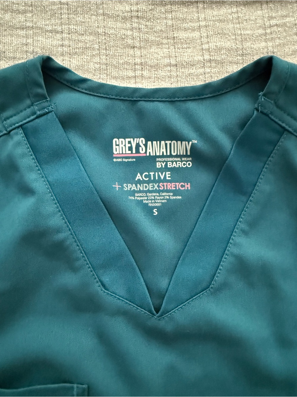 Grey's Anatomy Teal V-Neck Scrub Top with Chest Pocket - Picture 4 of 6
